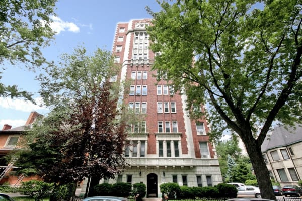 440 W. Barry Ave. property